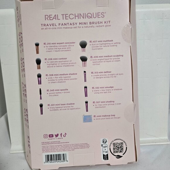 Real Techniques Travel Fantasy Mini Brush Kit Mini - Picture 3 of 3
